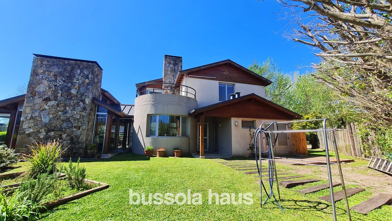 6-Room House in Isla del Este, Tigre—Furnished, Private Dock, Financing Available