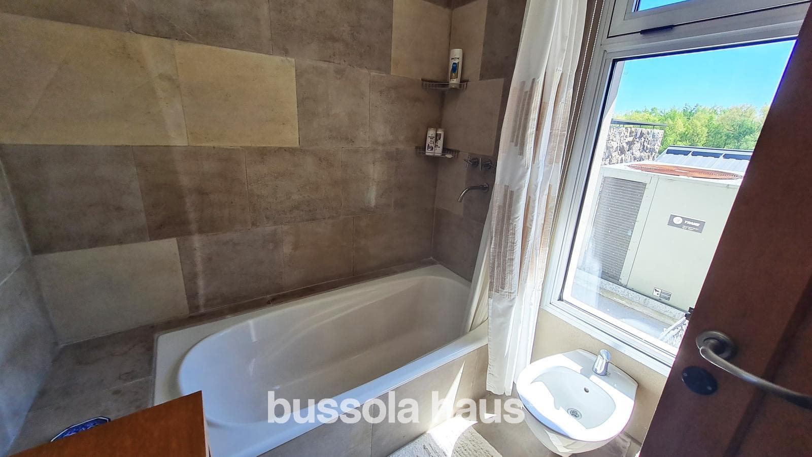6-Room House in Isla del Este, Tigre—Furnished, Private Dock, Financing Available