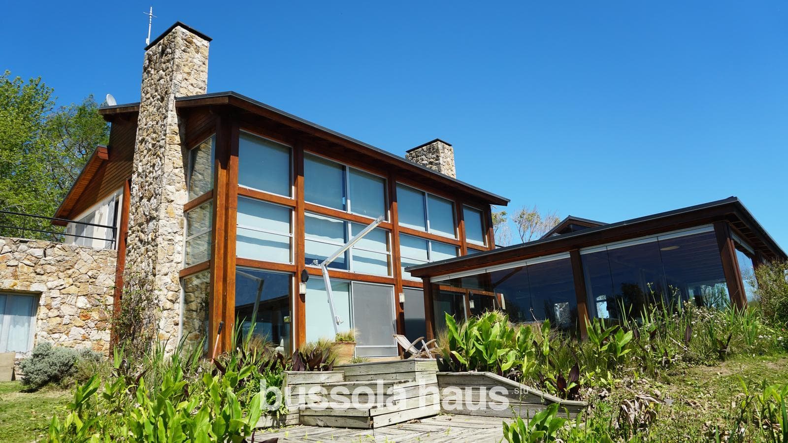 6-Room House in Isla del Este, Tigre—Furnished, Private Dock, Financing Available