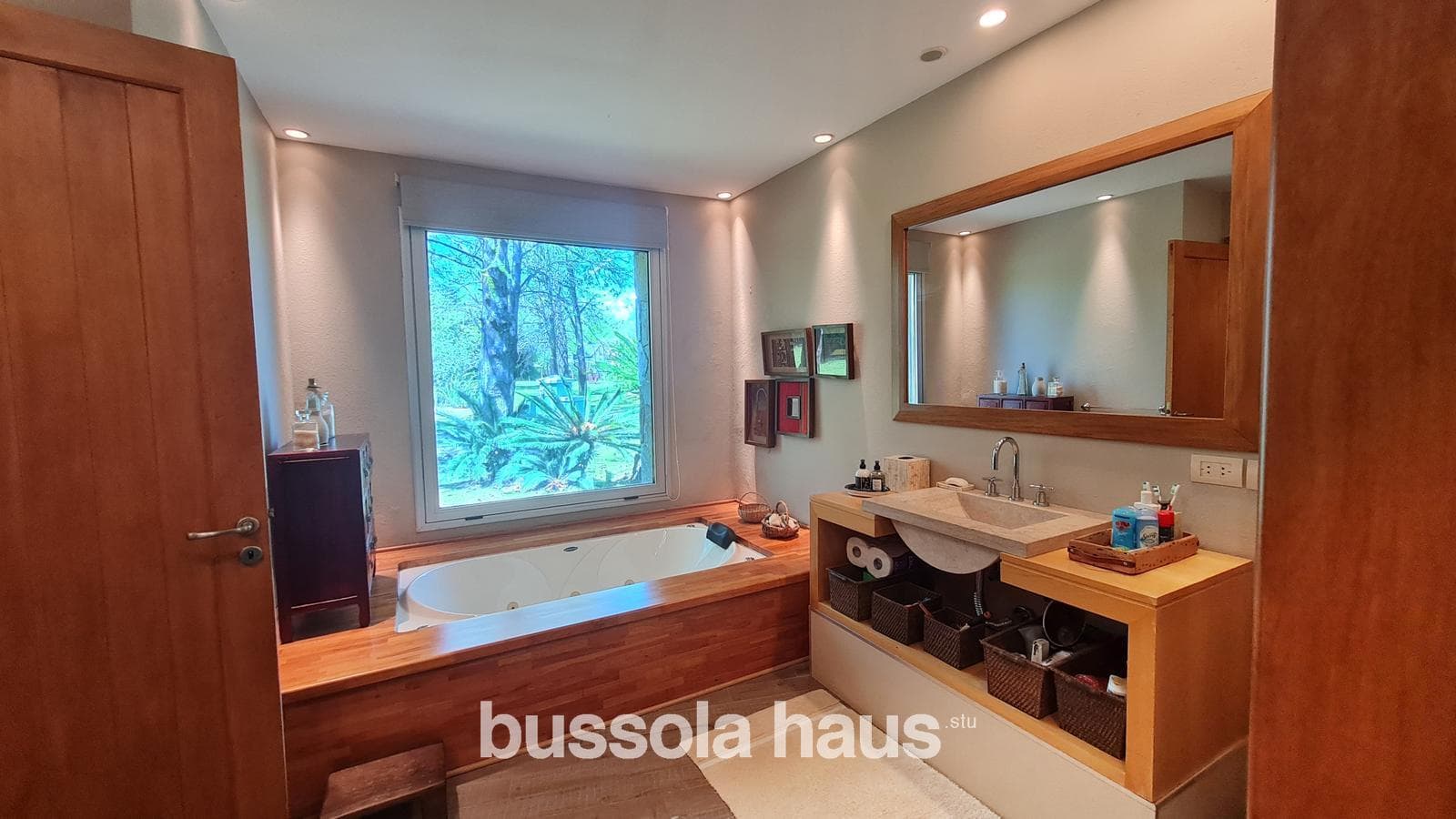 6-Room House in Isla del Este, Tigre—Furnished, Private Dock, Financing Available