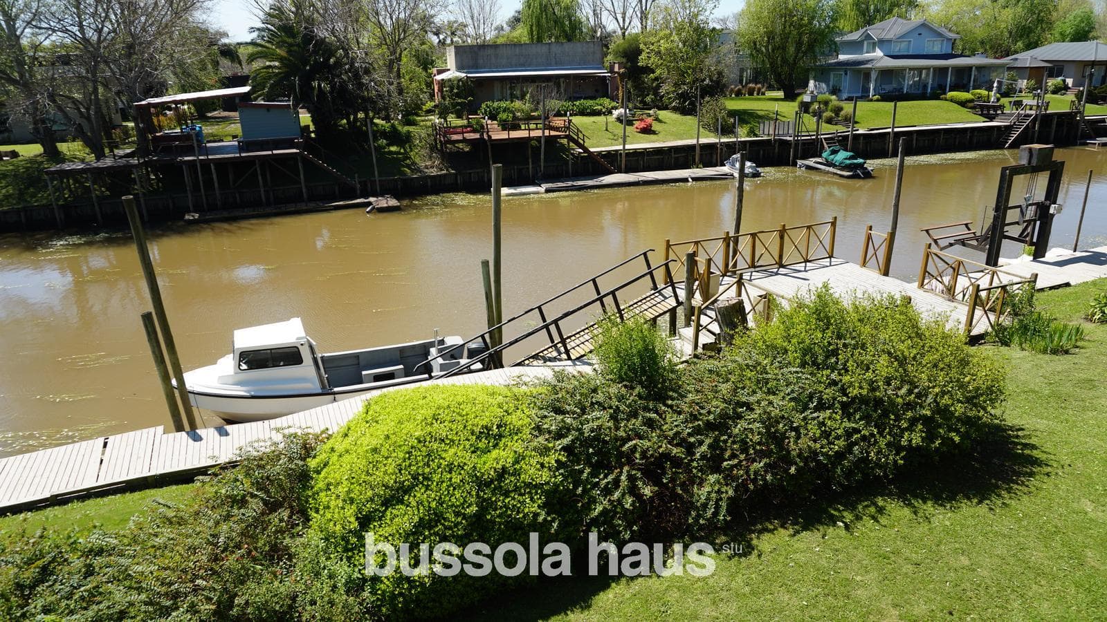 6-Room House in Isla del Este, Tigre—Furnished, Private Dock, Financing Available