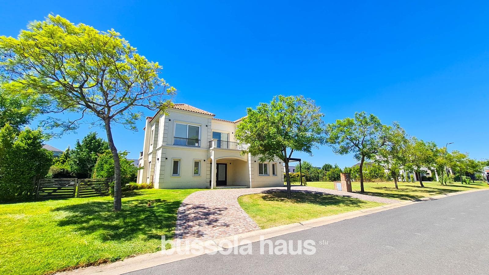 House for Sale in the Vistas Puertos Escobar Neighborhood