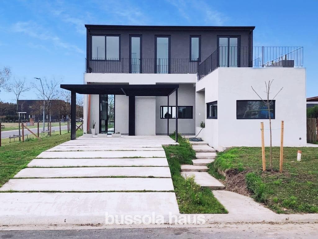 House for Sale in Araucarias Puertos Escobar