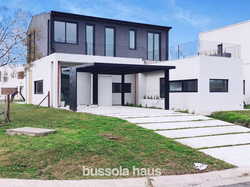 House for Sale in Araucarias Puertos Escobar