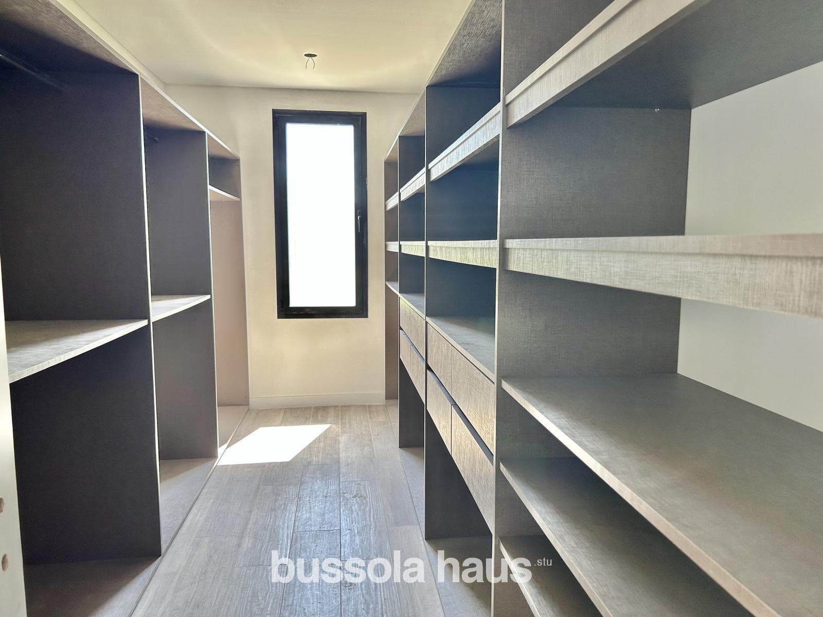Brand-new, single-story house for sale in Naudir with access to the river