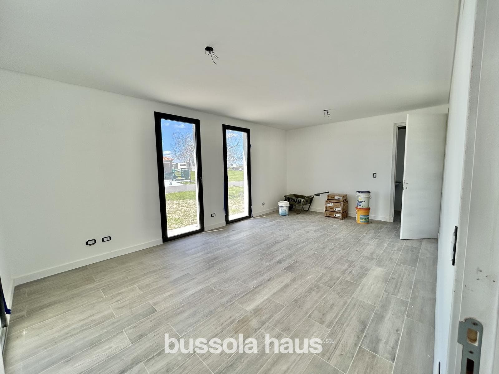 Brand-new, single-story house for sale in Naudir with access to the river