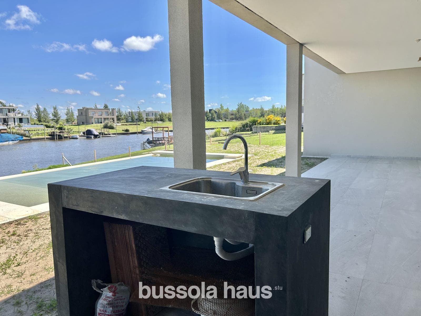 Brand-new, single-story house for sale in Naudir with access to the river