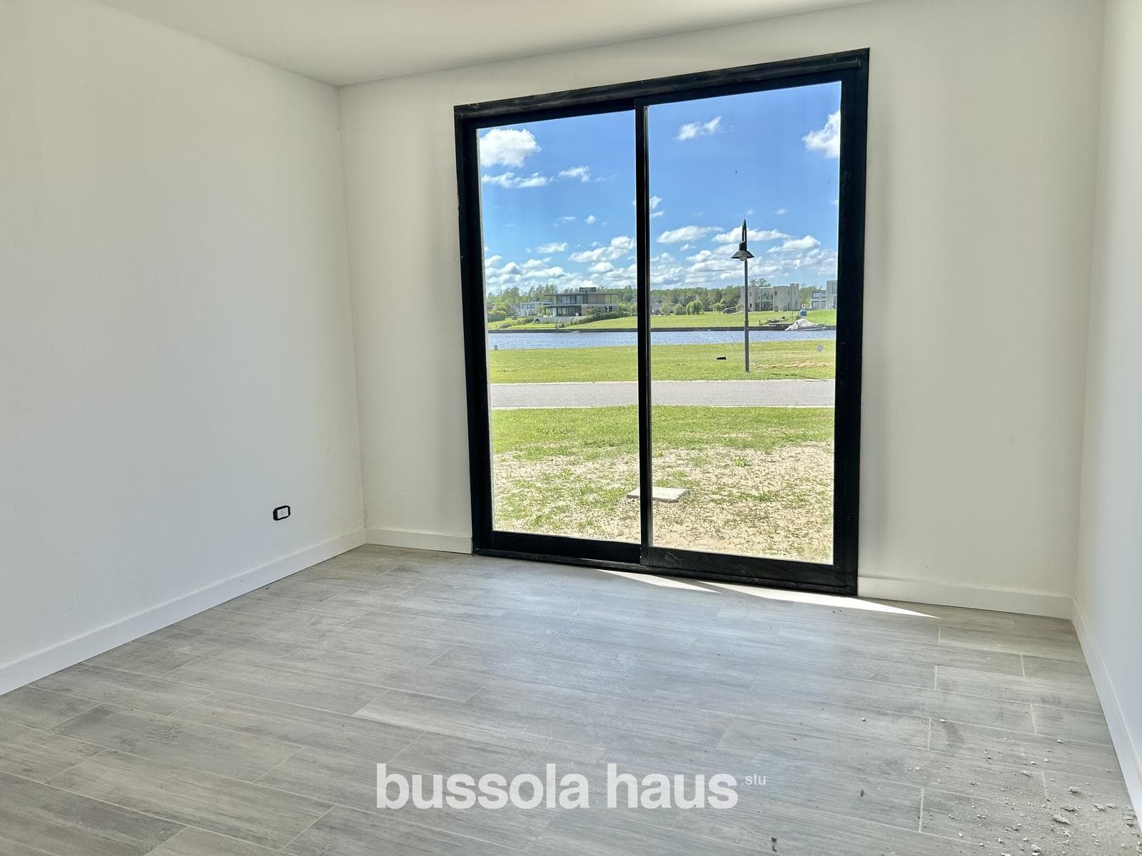 Brand-new, single-story house for sale in Naudir with access to the river