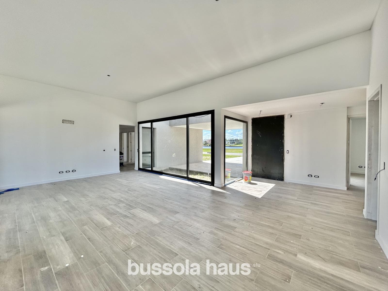 Brand-new, single-story house for sale in Naudir with access to the river