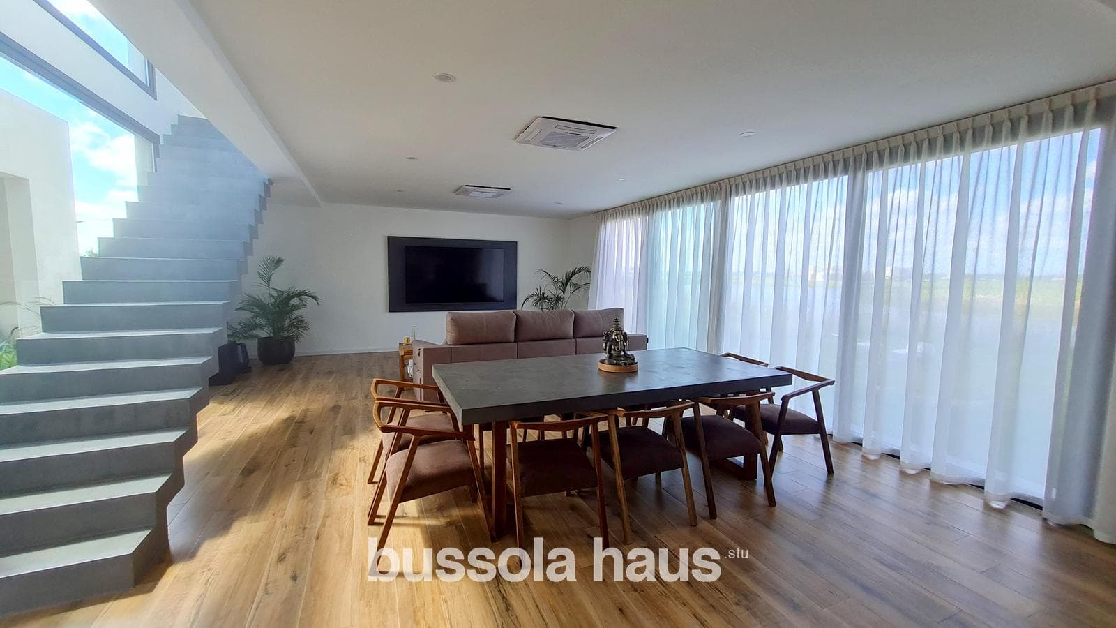 6-room house on stilts for sale on the central lake