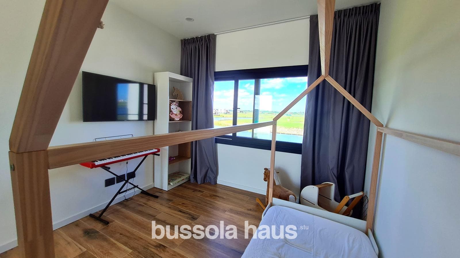 6-room house on stilts for sale on the central lake