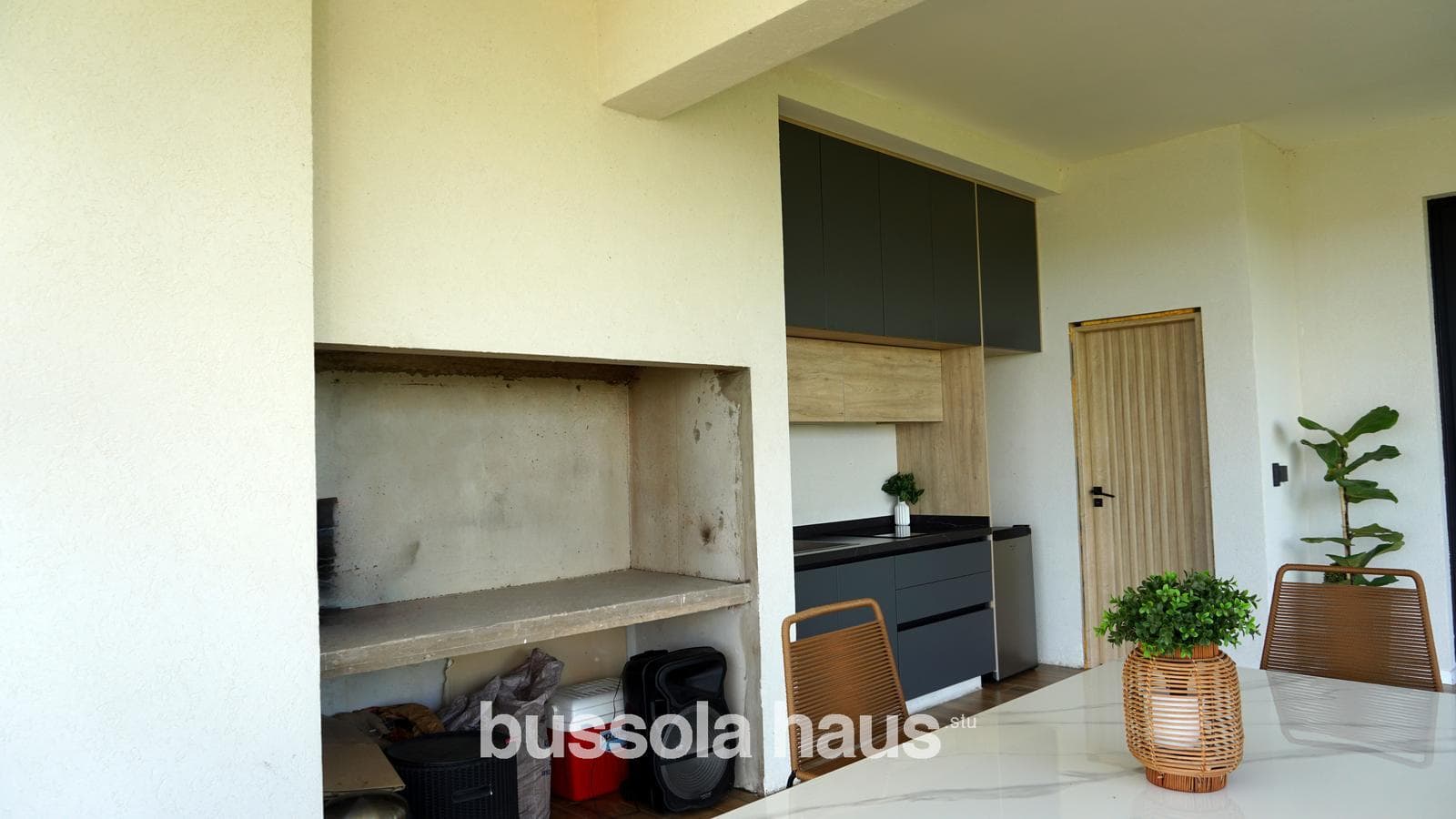6-room house on stilts for sale on the central lake