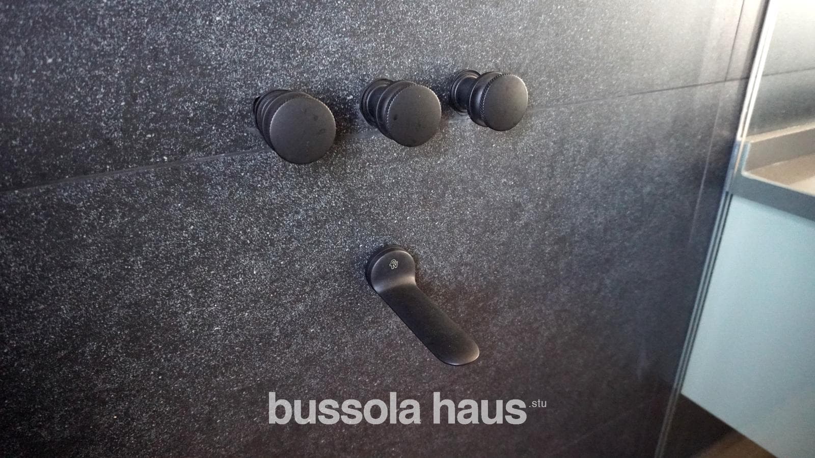 6-room house on stilts for sale on the central lake