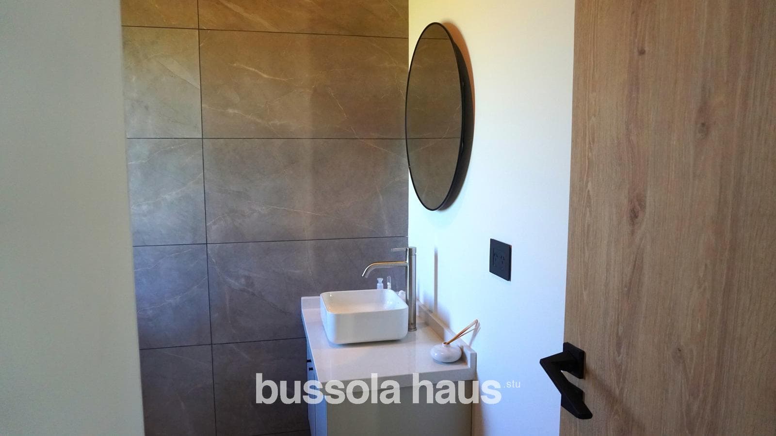 6-room house on stilts for sale on the central lake