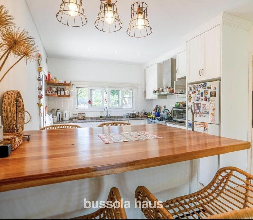 House for Sale by the Lagoon in Cantón Islas