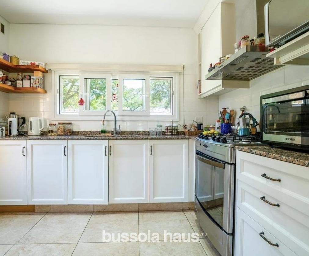 House for Sale by the Lagoon in Cantón Islas