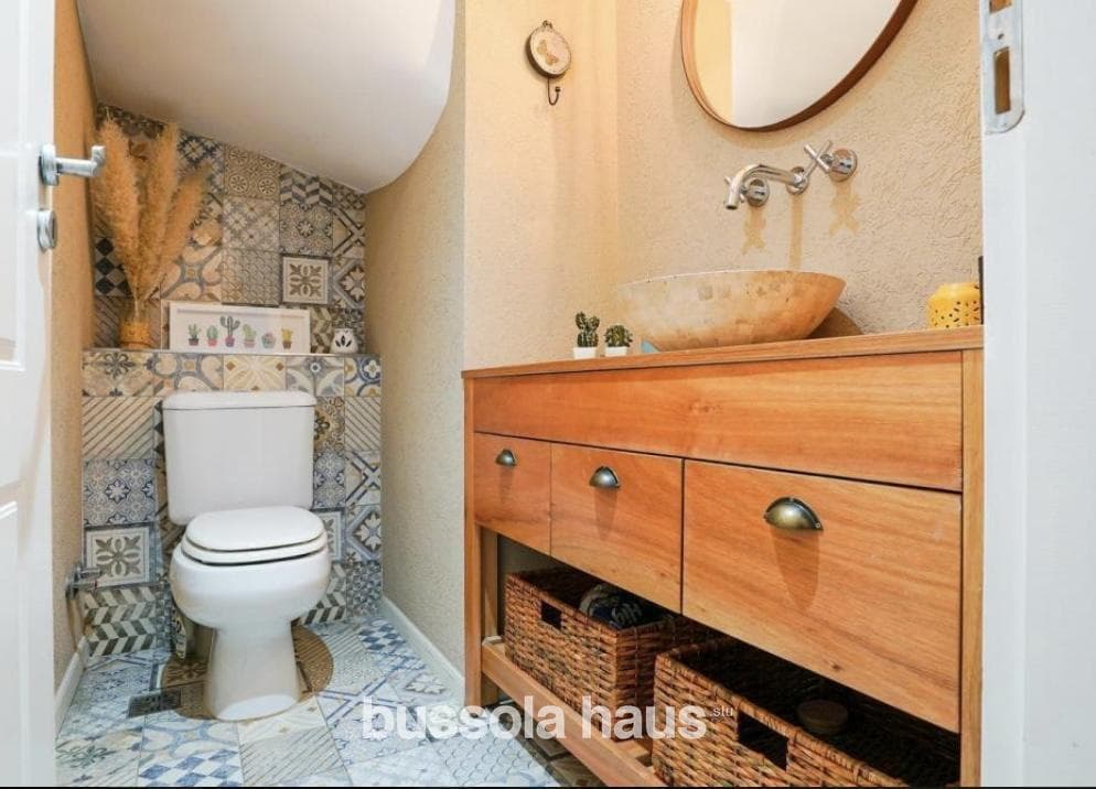 House for Sale by the Lagoon in Cantón Islas