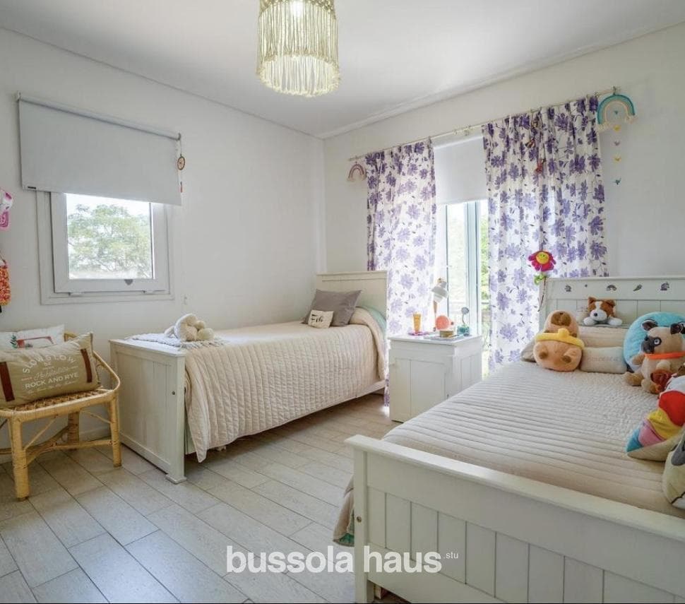 House for Sale by the Lagoon in Cantón Islas