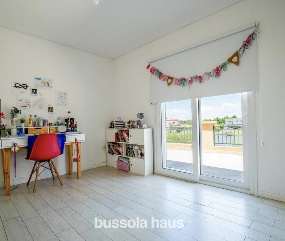 House for Sale by the Lagoon in Cantón Islas