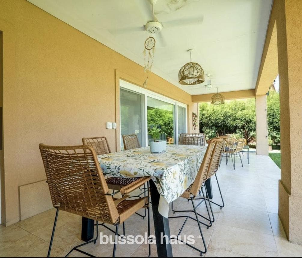 House for Sale by the Lagoon in Cantón Islas