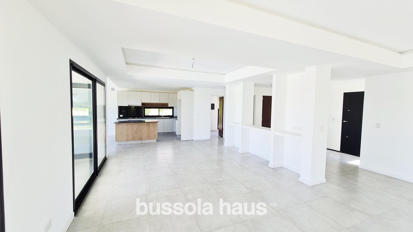 Brand-new house for sale with a view of the golf course in the Cantón neighborhood of Escobar