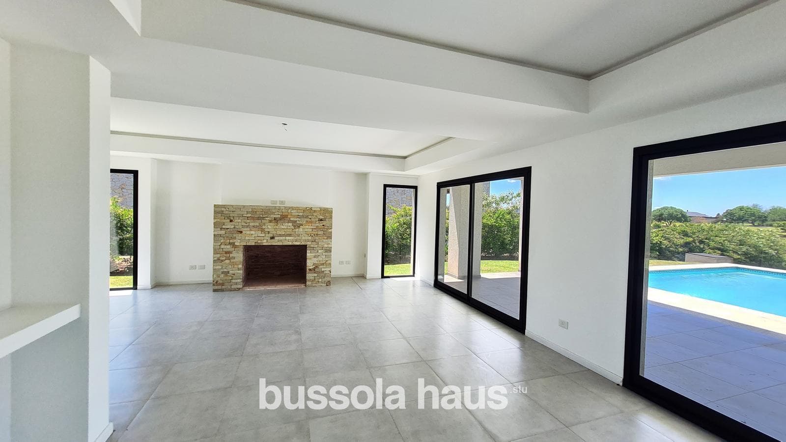 Brand-new house for sale with a view of the golf course in the Cantón neighborhood of Escobar