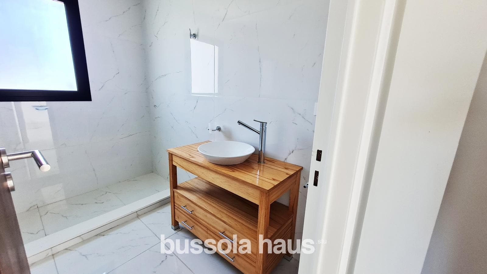 Brand-new house for sale with a view of the golf course in the Cantón neighborhood of Escobar