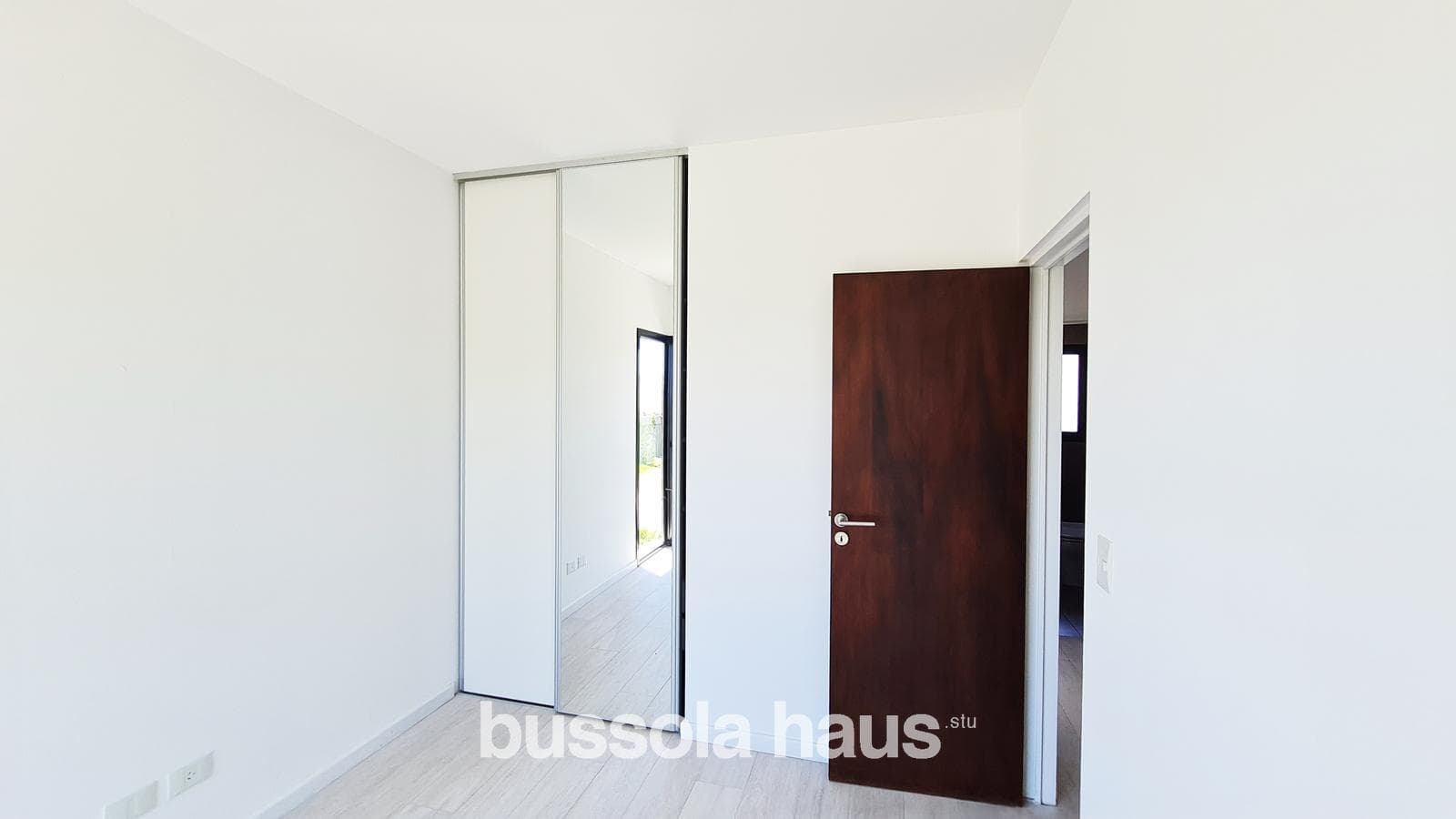 Brand-new house for sale with a view of the golf course in the Cantón neighborhood of Escobar