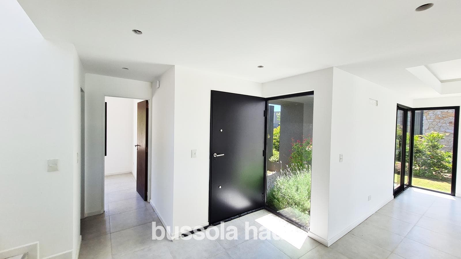 Brand-new house for sale with a view of the golf course in the Cantón neighborhood of Escobar