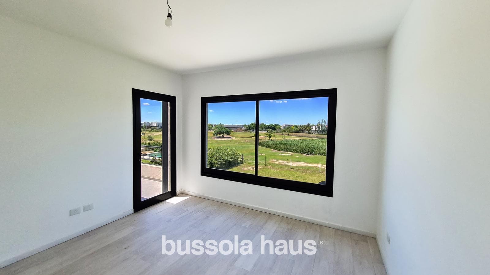 Brand-new house for sale with a view of the golf course in the Cantón neighborhood of Escobar