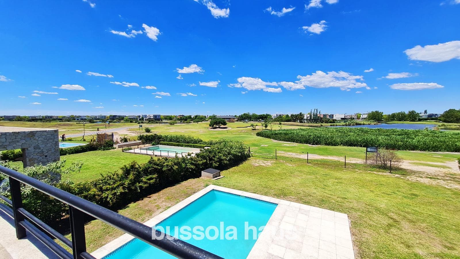 Brand-new house for sale with a view of the golf course in the Cantón neighborhood of Escobar