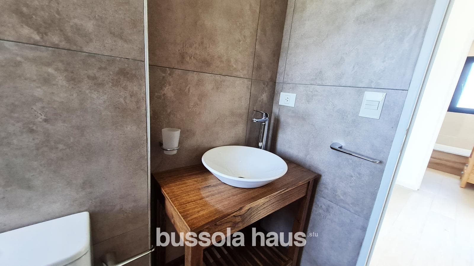 Brand-new house for sale with a view of the golf course in the Cantón neighborhood of Escobar
