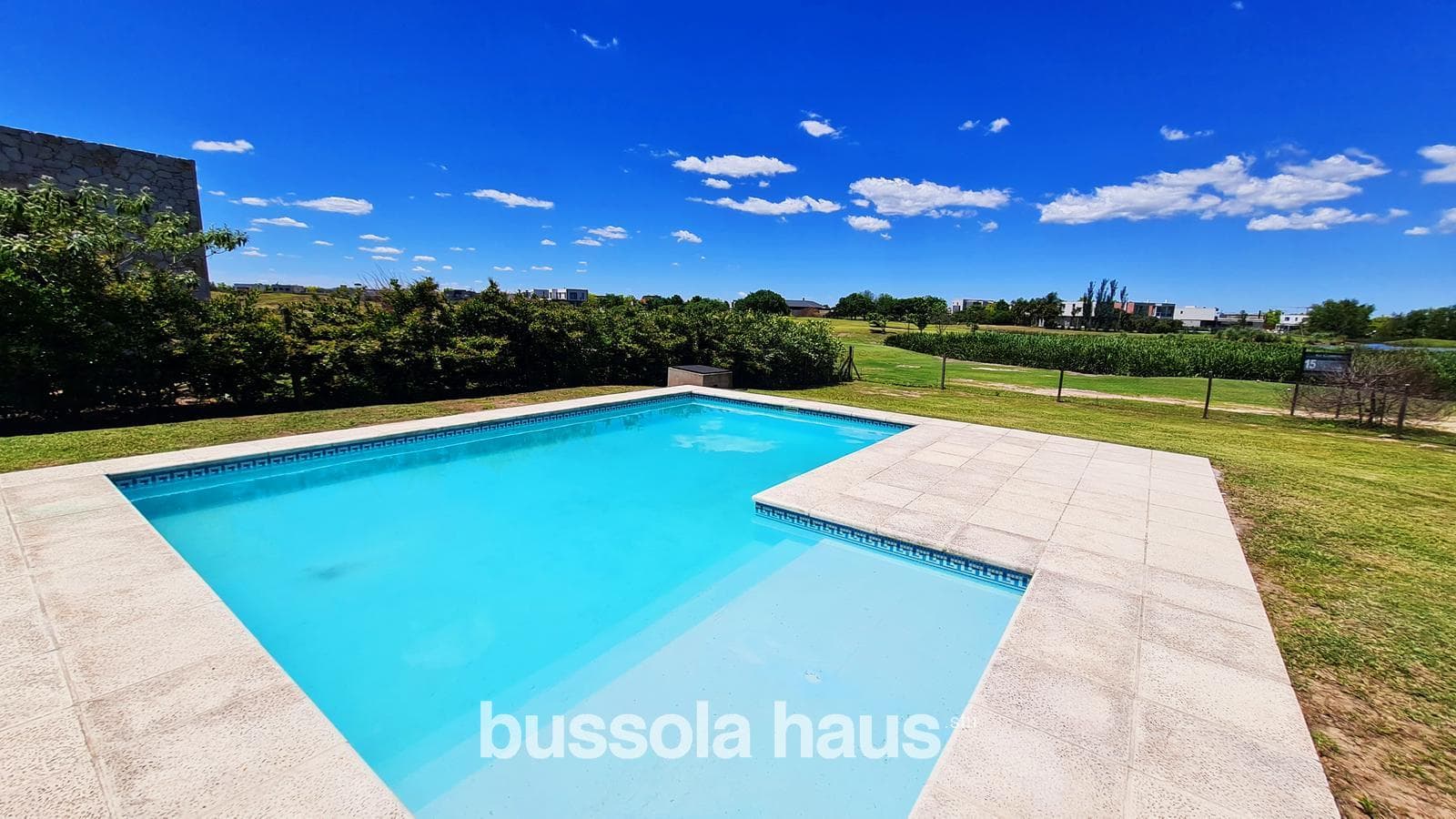 Brand-new house for sale with a view of the golf course in the Cantón neighborhood of Escobar