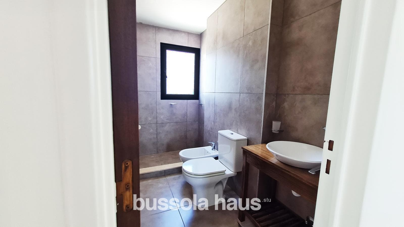 Brand-new house for sale with a view of the golf course in the Cantón neighborhood of Escobar