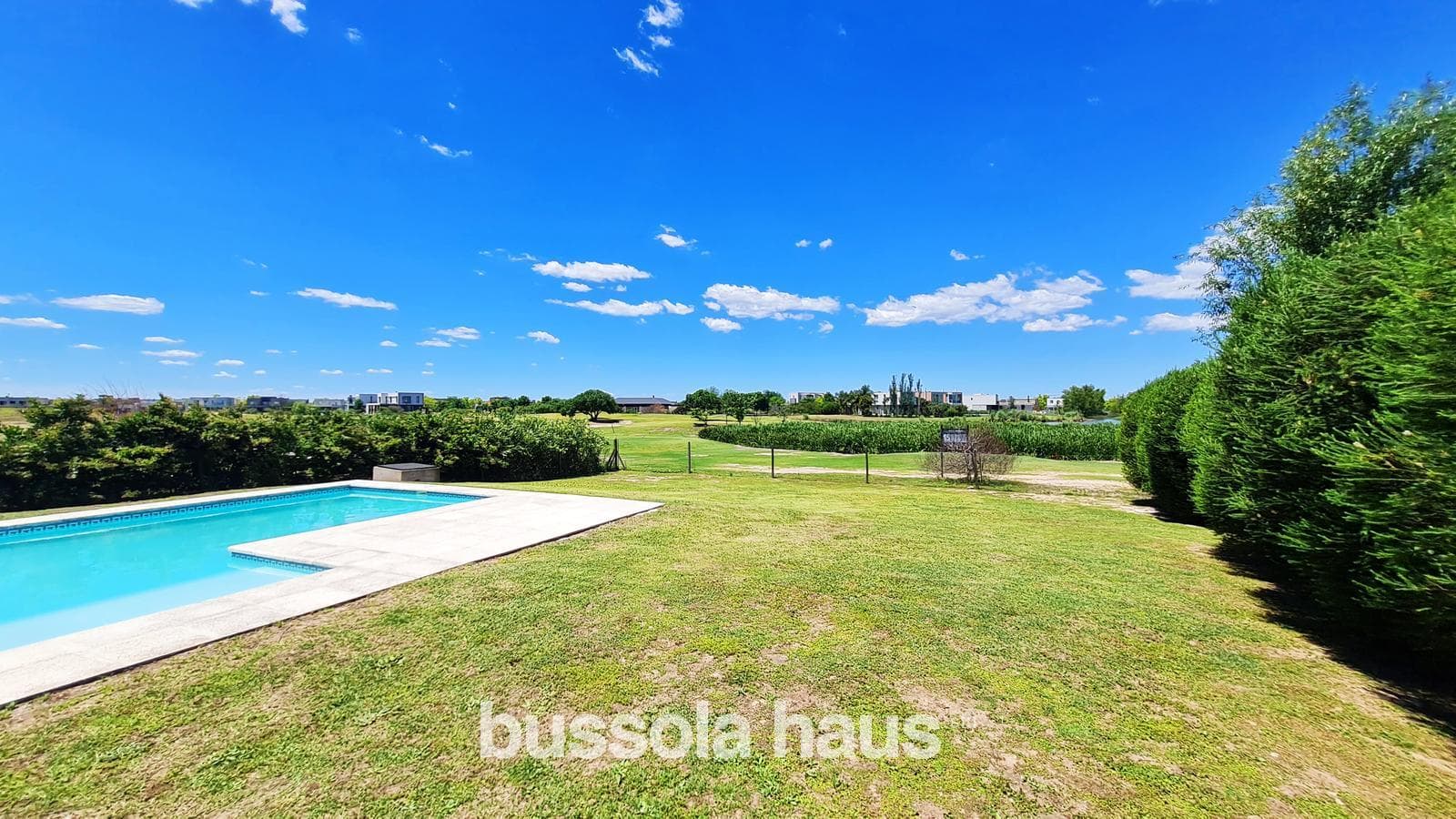 Brand-new house for sale with a view of the golf course in the Cantón neighborhood of Escobar