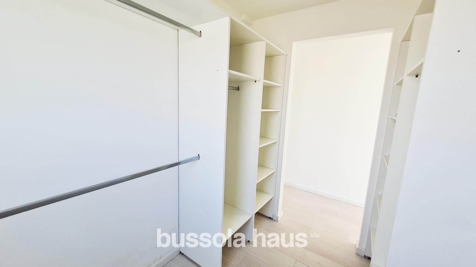 Brand-new house for sale with a view of the golf course in the Cantón neighborhood of Escobar
