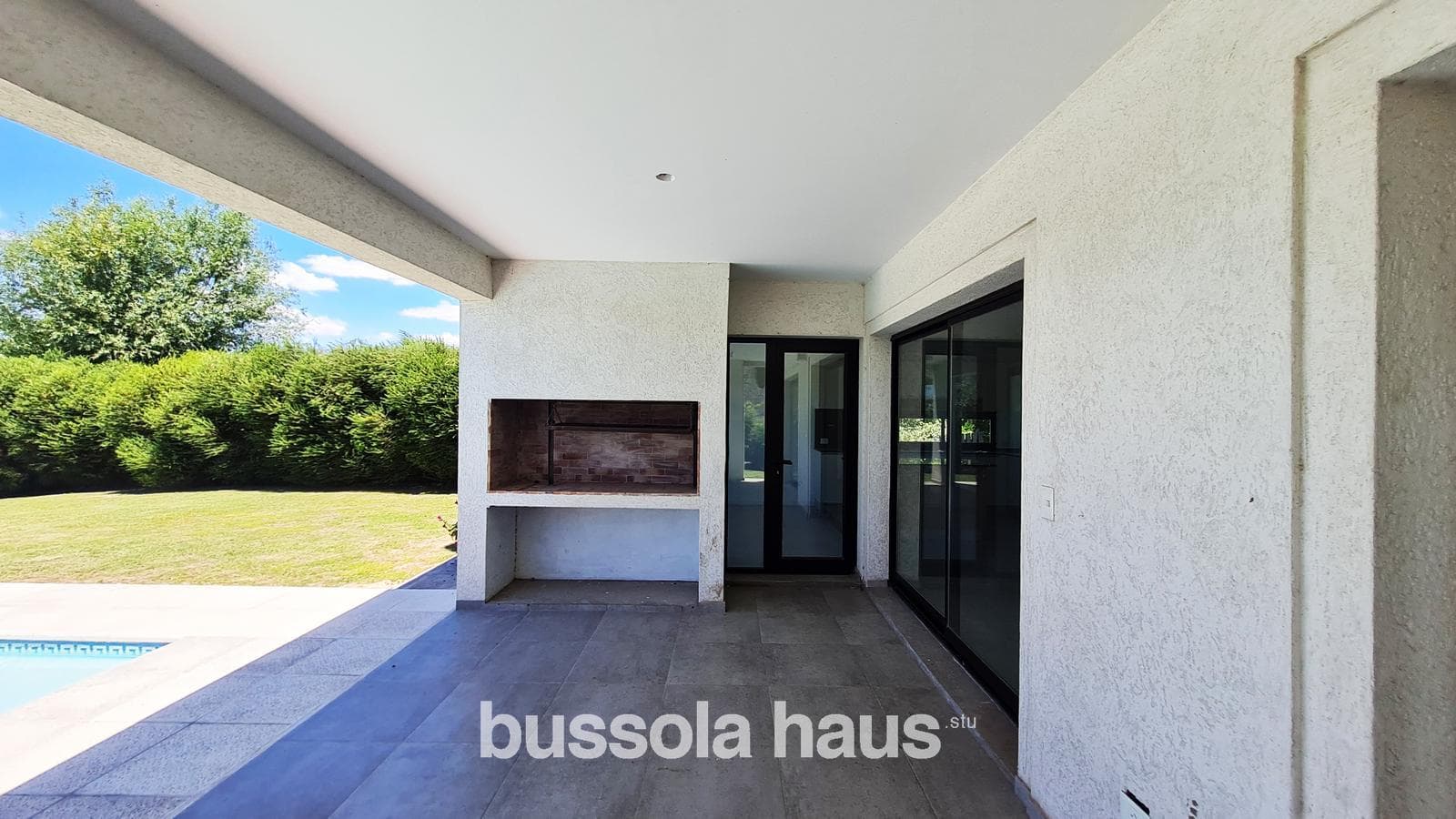 Brand-new house for sale with a view of the golf course in the Cantón neighborhood of Escobar