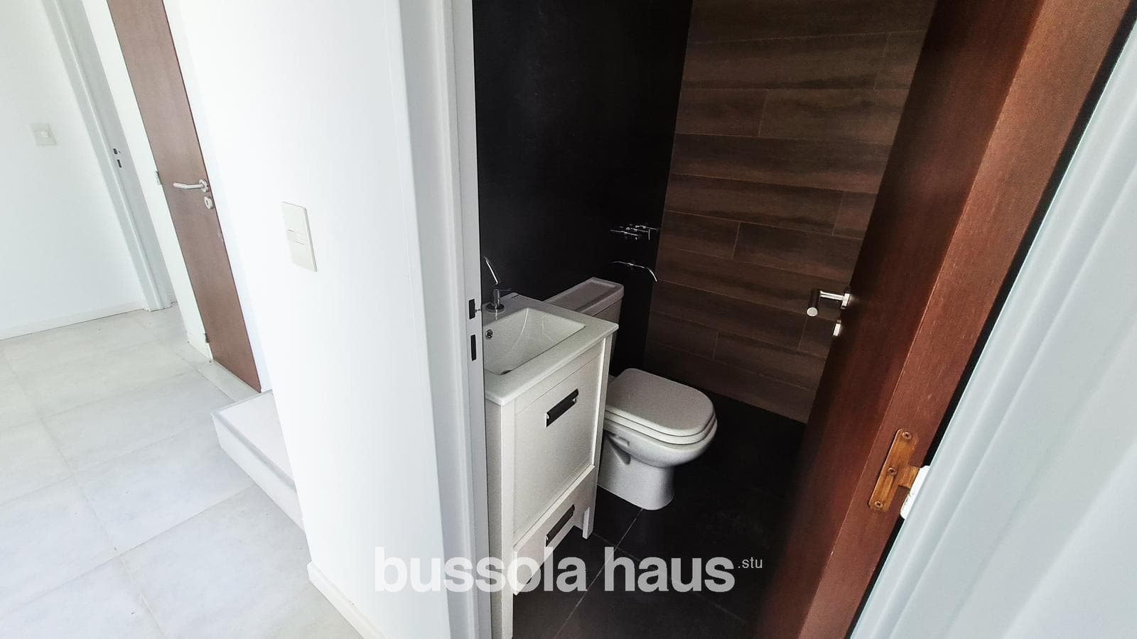 Brand-new house for sale with a view of the golf course in the Cantón neighborhood of Escobar
