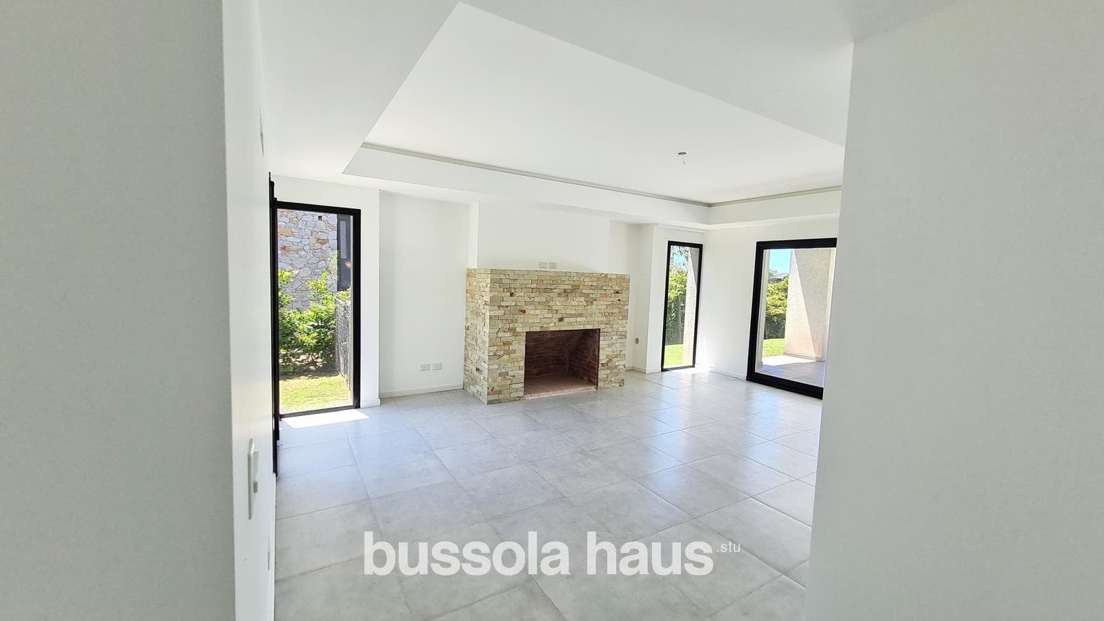 Brand-new house for sale with a view of the golf course in the Cantón neighborhood of Escobar