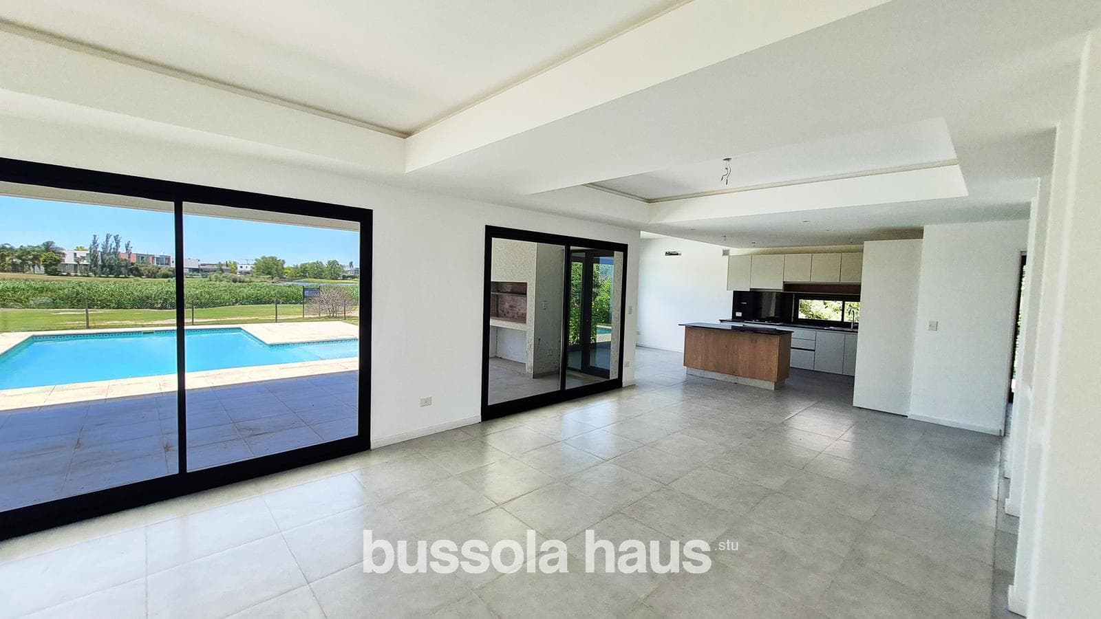 Brand-new house for sale with a view of the golf course in the Cantón neighborhood of Escobar