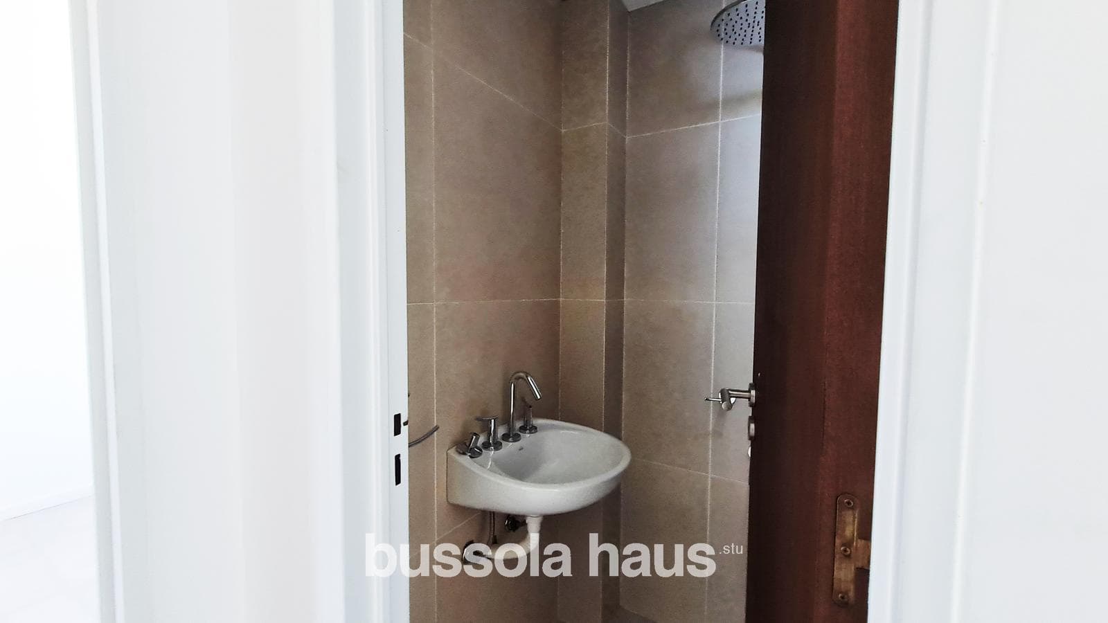 Brand-new house for sale with a view of the golf course in the Cantón neighborhood of Escobar