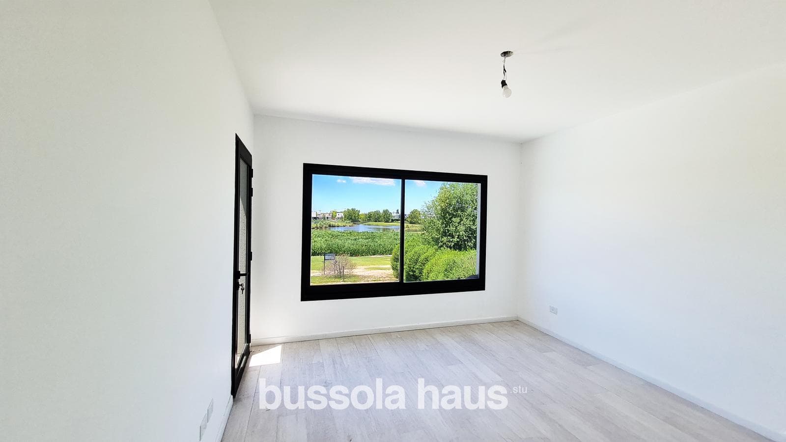 Brand-new house for sale with a view of the golf course in the Cantón neighborhood of Escobar