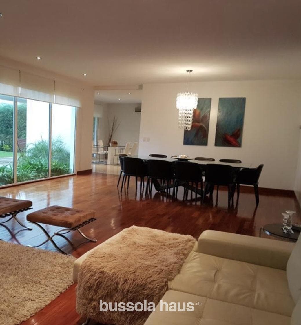 House for Sale by the Lagoon in Castores Nordelta