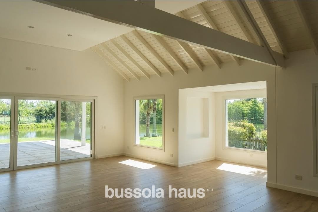 House for Sale by the Lagoon in Castores Nordelta