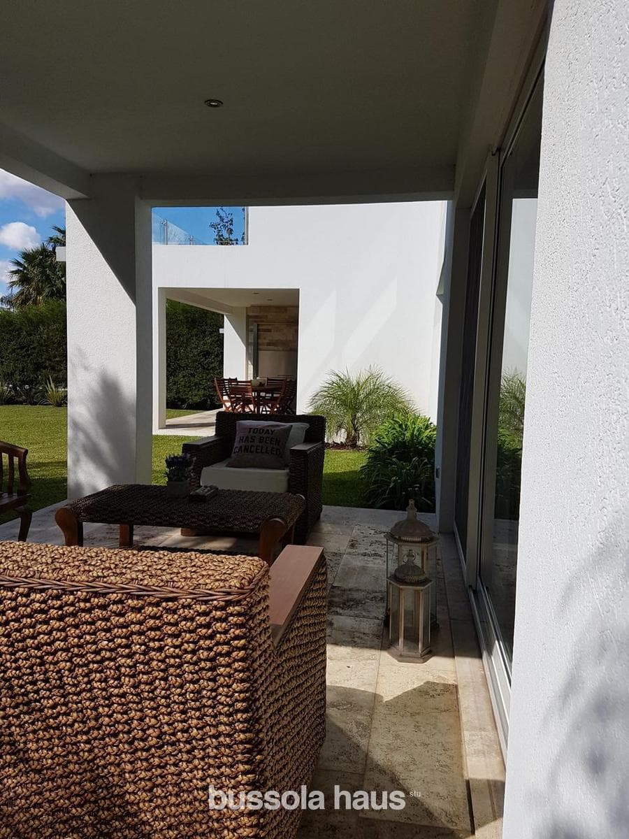 House for Sale by the Lagoon in Castores Nordelta