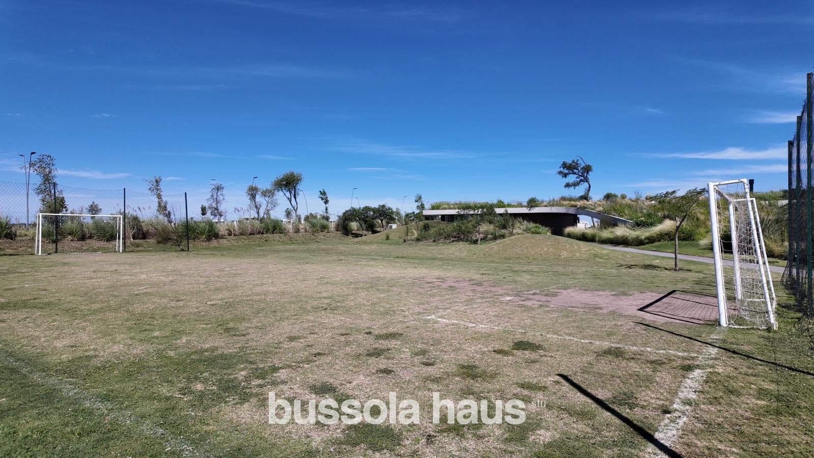 House for sale in the Riberas neighborhood, financing available through Puertos Escobar