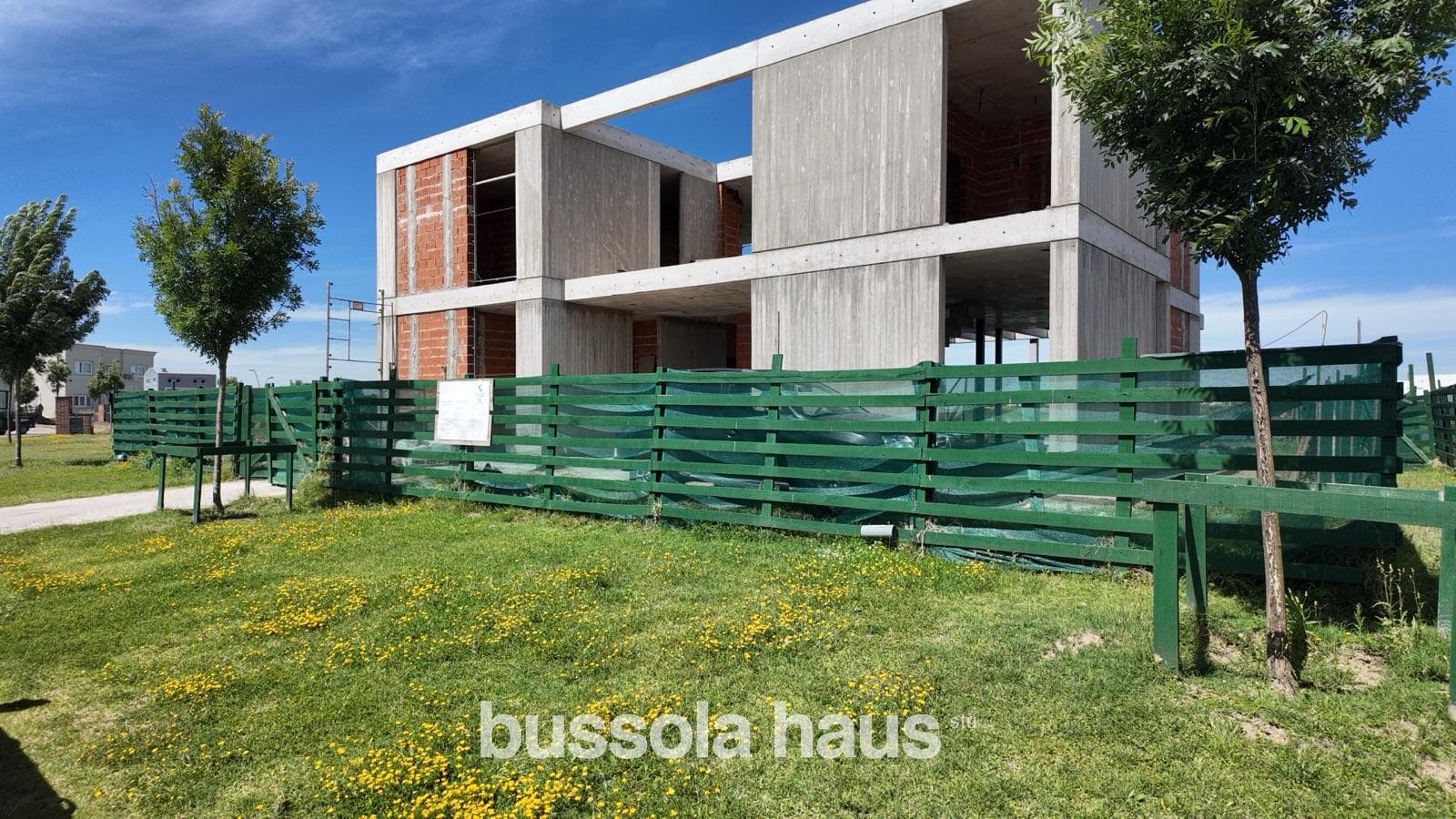 House for sale in the Riberas neighborhood, financing available through Puertos Escobar