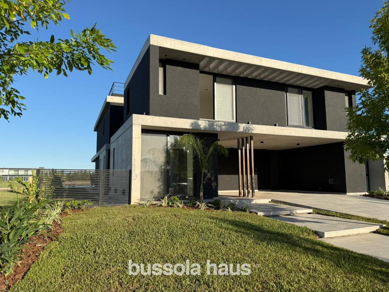 3-Bedroom Lakefront Home for Sale in Virazon