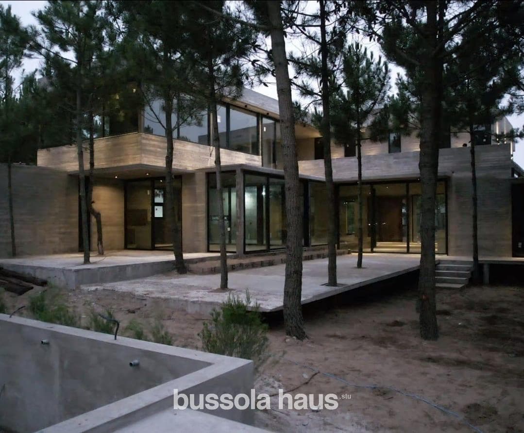 6-Bedroom House for Sale with a Pool in Maritimo IV, Costa Esmeralda