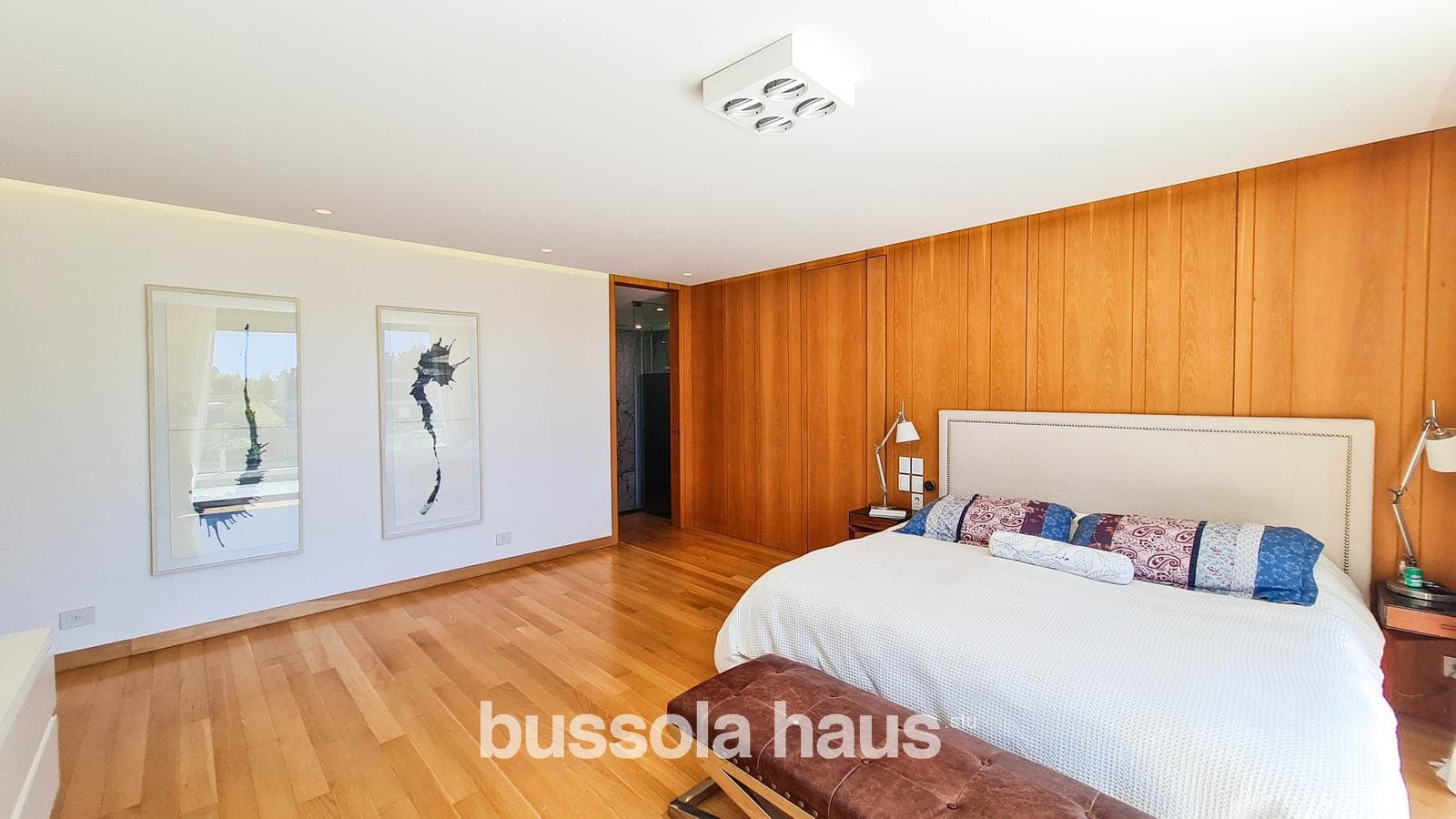 4-Bedroom House by the River in Albanueva
